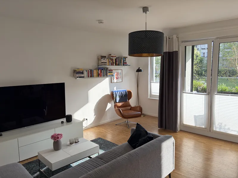 Ruhig und modern mitten im Kiez: 3-Zimmer-Wohnung in Friedrichshain — photo 1